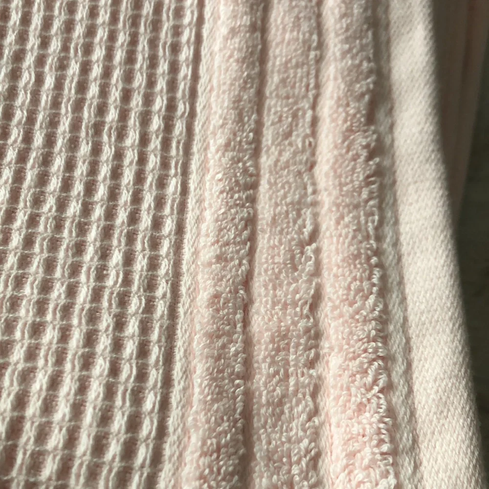 Hotel Balfour Pink Waffle Weave Bath Towels